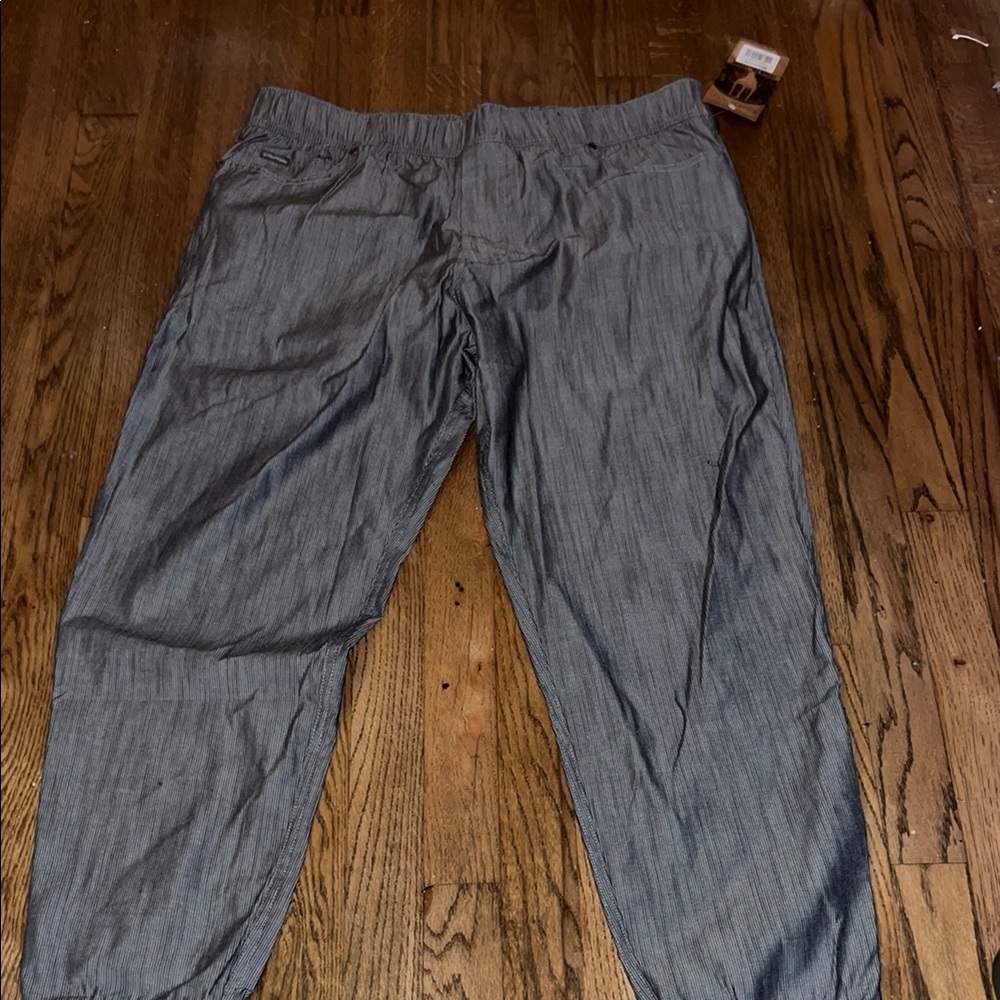 Unisex Gray Sweatpants with Relaxed Fit and Lightweight Fabric